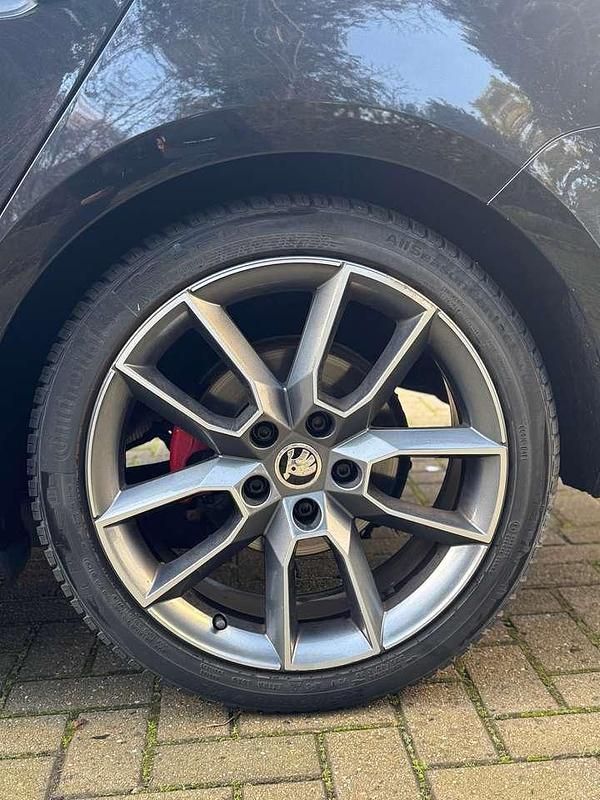 Gebraucht Skoda Octavia vRS 184 PS (135 kW) 2015 Schwarzmagic perleffekt Kombi