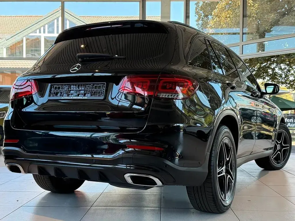 Gebraucht Mercedes GLC200 AMG 163 PS (119 kW) 2021 Schwarz SUV