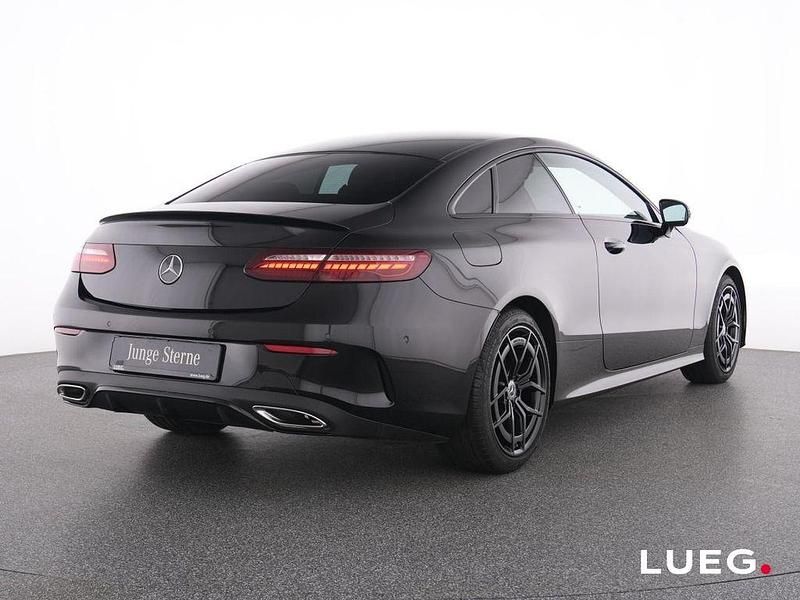 Gebraucht Mercedes E300 AMG 258 PS (189 kW) 2023 Schwarz Coupé