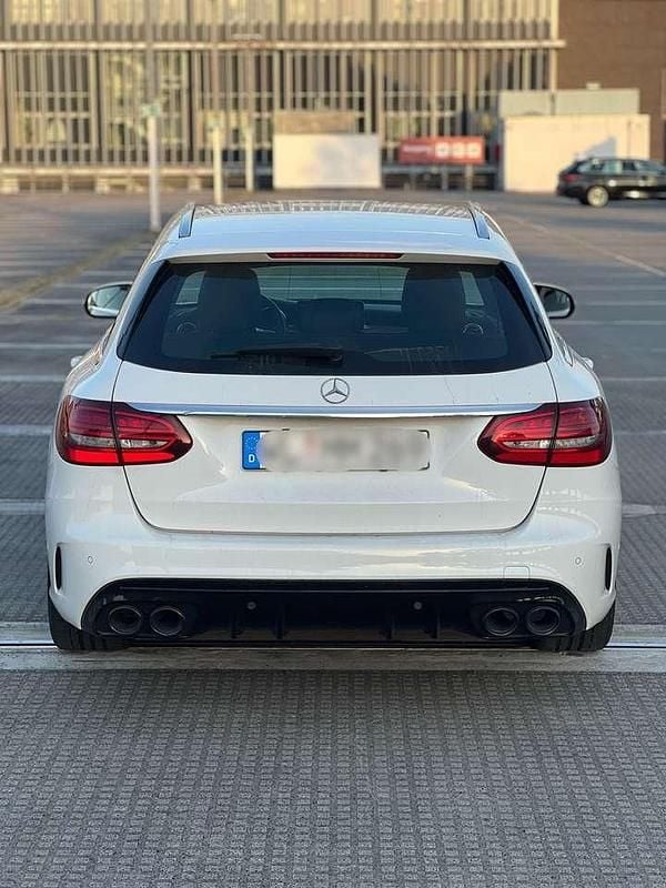 Gebraucht Mercedes C300 AMG 258 PS (189 kW) 2019 Weiß Kombi