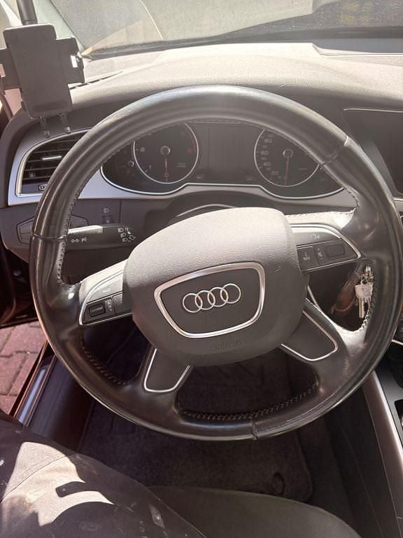 Gebraucht Audi A4 Ambiente 150 PS (110 kW) 2012 Schwarz Limousine