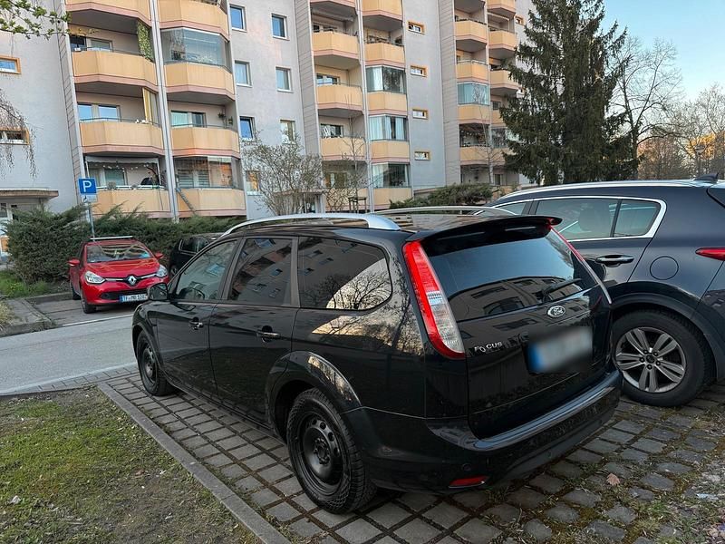 Gebraucht Ford Focus Titanium 109 PS (80 kW) 2010 Schwarz Kombi