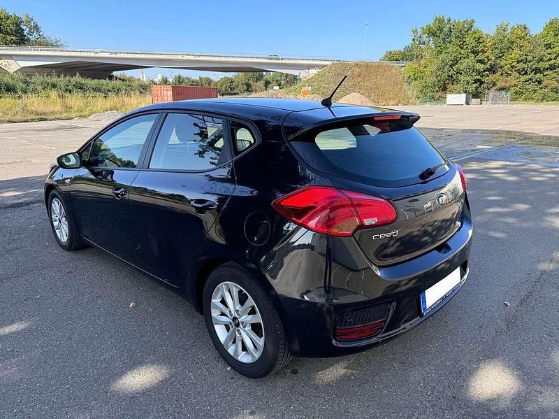 Gebraucht Kia Ceed Edition 7 101 PS (74 kW) 2016 Schwarz Kleinwagen