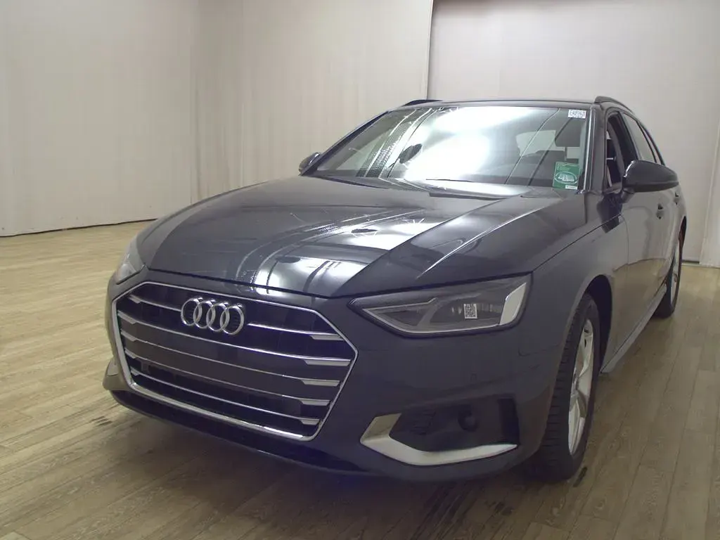 Gebraucht Audi A4 Advanced 163 PS (119 kW) 2023 Manhattangrau metallic Kombi