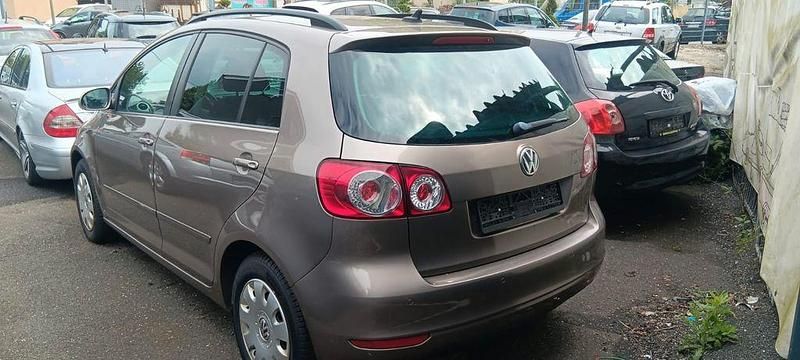 Gebraucht VW Golf VII Life 122 PS (89 kW) 2013 Kaschmirbraun metallic Limousine