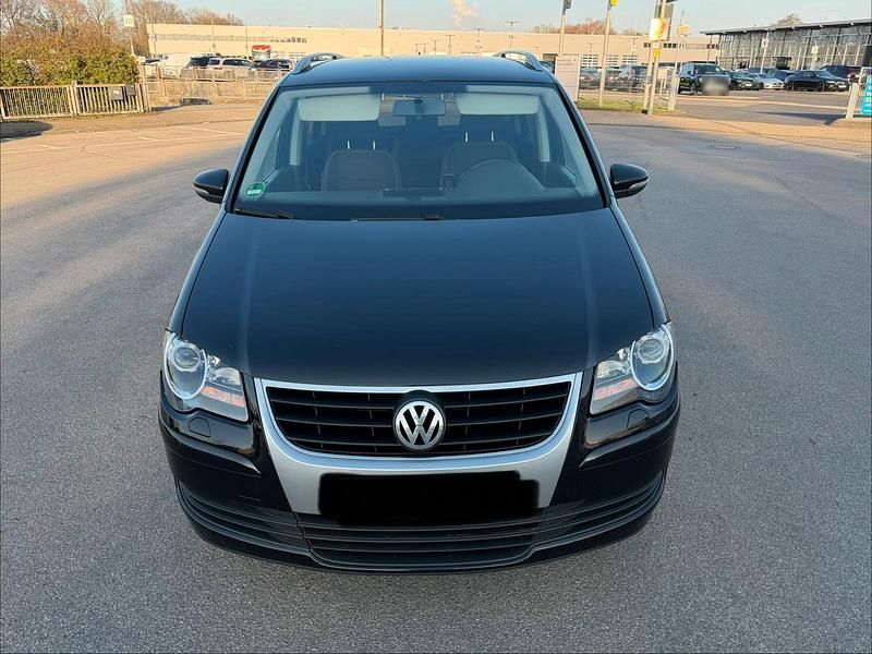 Gebraucht VW Touran 105 PS (77 kW) 2010 Schwarz Van / Kleinbus
