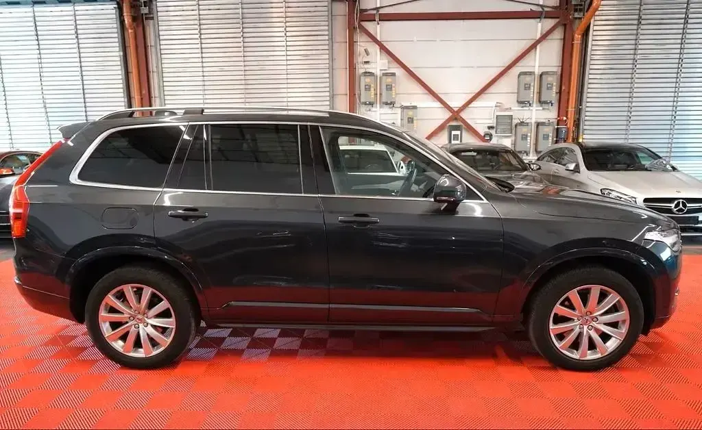 Gebraucht Volvo XC90 Momentum 235 PS (172 kW) 2018 Grau SUV