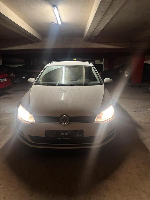 Weiß Gebraucht 2013 VW Golf VII Kombi | 6.900 € (Fairer Preis) - Bild 1/4