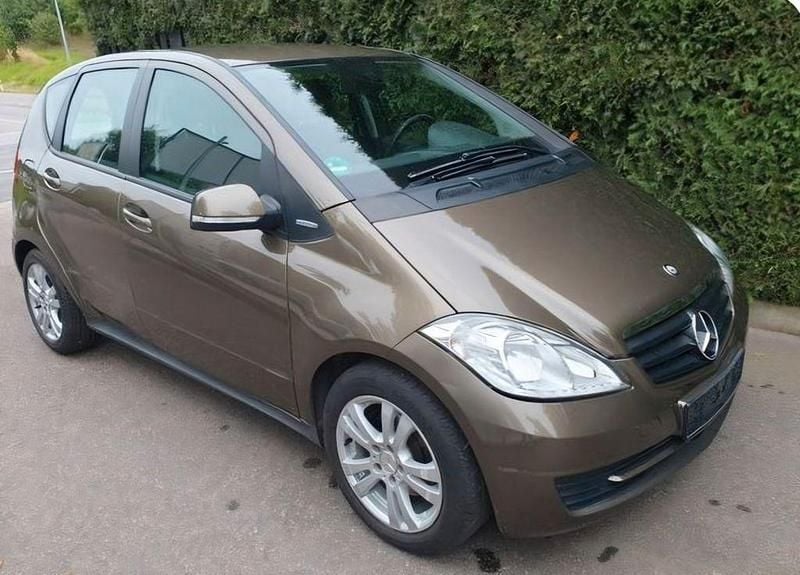 Gebraucht Mercedes A160 82 PS (60 kW) 2011 Braun Limousine