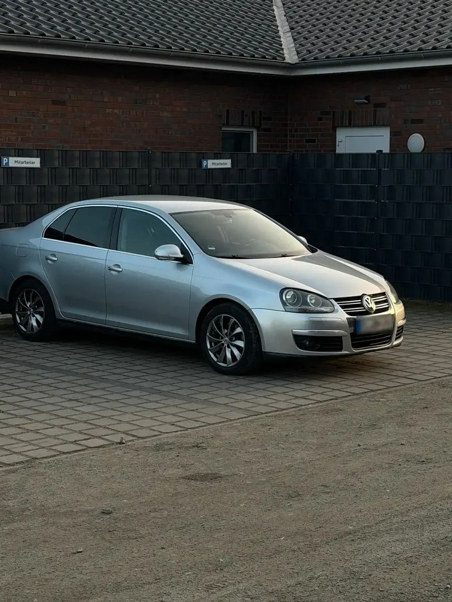 Usata VW Jetta 140 CV (102 kW) 2006 Grigio Berlina