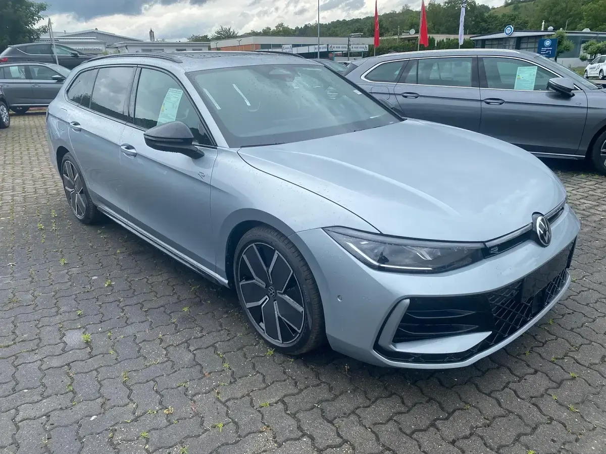Gebraucht VW Passat Style 150 PS (110 kW) 2026 Kombi
