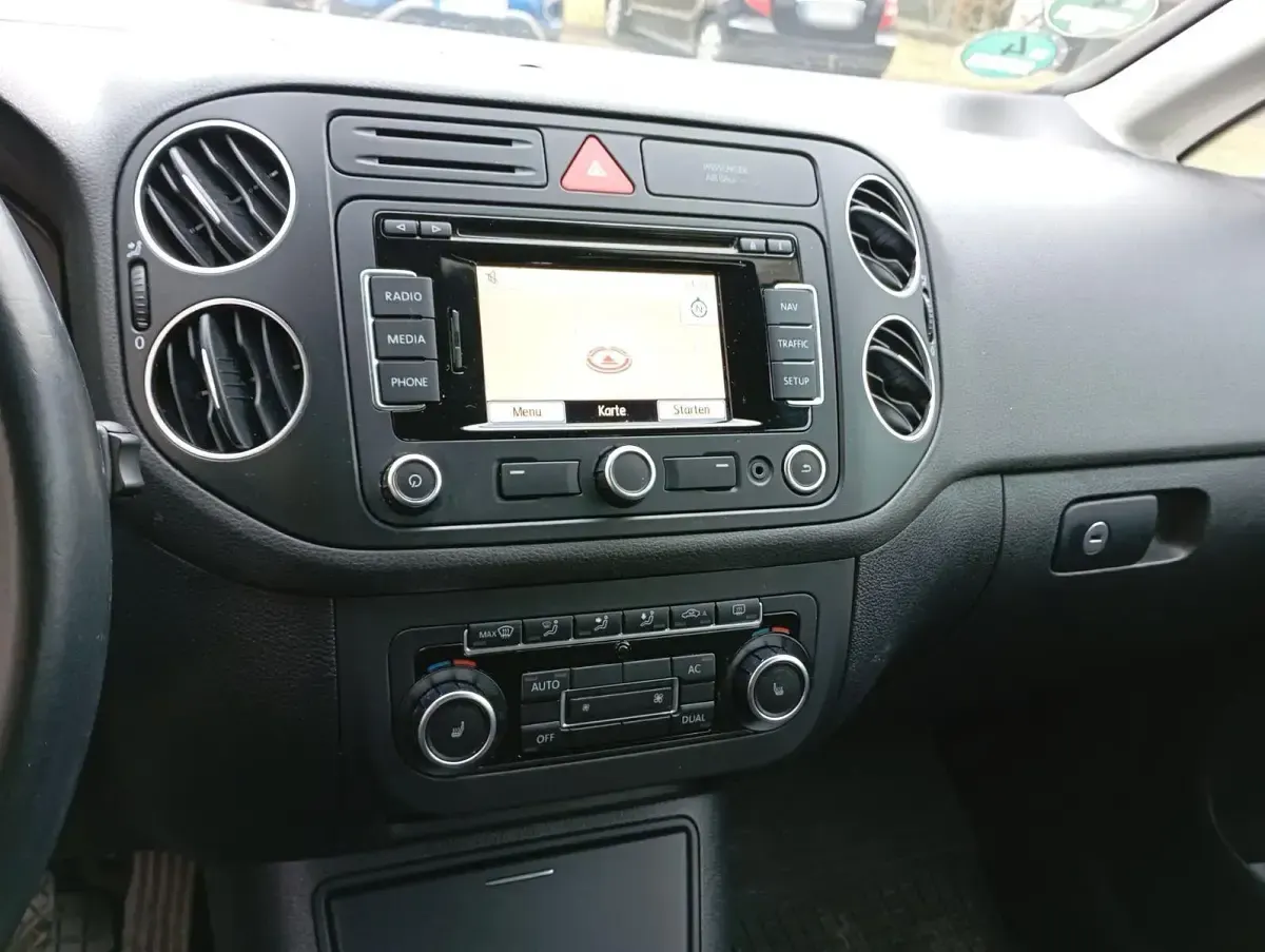 Gebraucht VW Golf Plus Cross Comfortline 122 PS (89 kW) 2010 Blau Van / Kleinbus