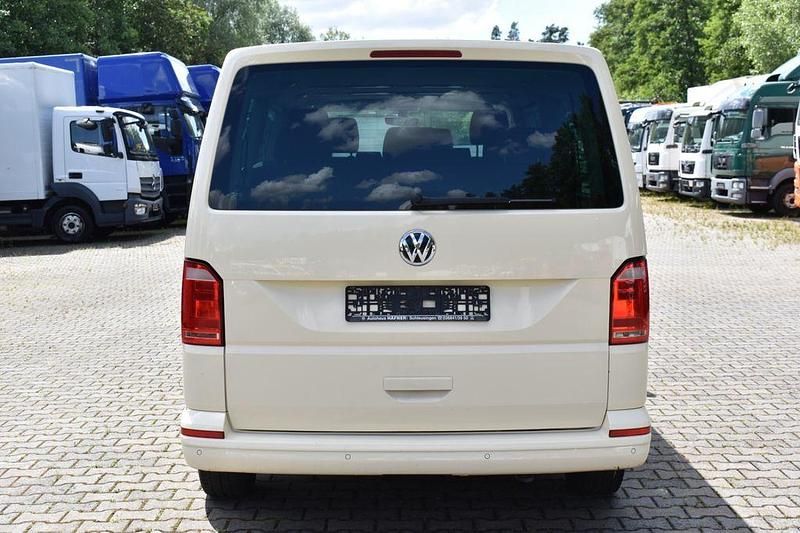Gebraucht VW Caravelle Comfortline 150 PS (110 kW) 2018 Gelb Van / Kleinbus