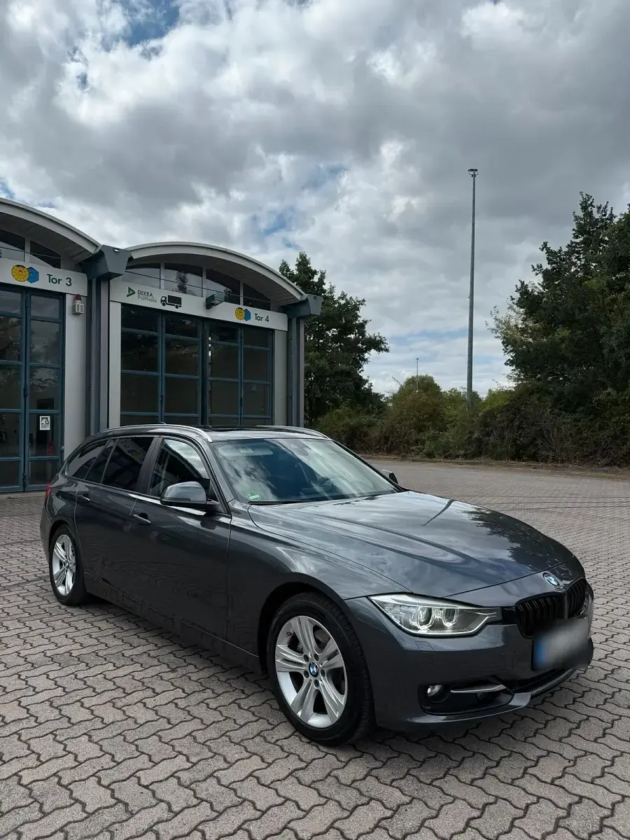 Gebraucht BMW 320 184 PS (135 kW) 2012 Grau Kombi