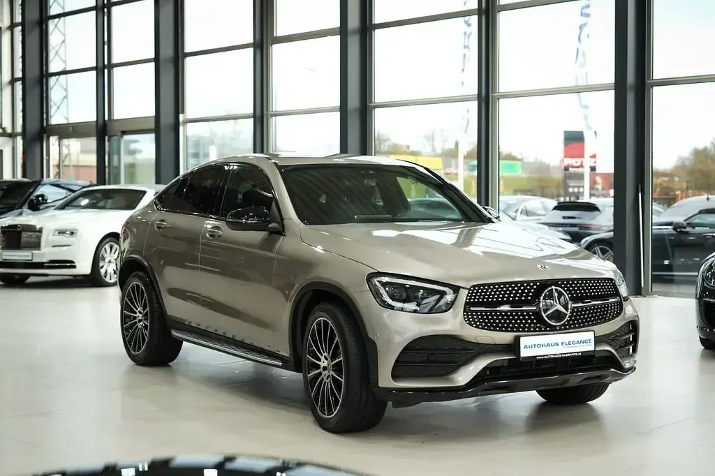 Gebraucht Mercedes GLC300 AMG line 258 PS (189 kW) 2019 Mojavesilber metalliclack SUV