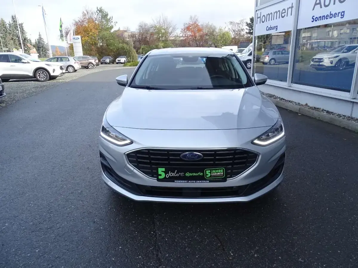 Gebraucht Ford Focus Titanium 125 PS (91 kW) 2023 Polarsilber metallic Limousine