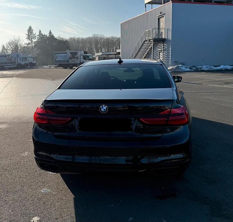 Gebraucht BMW 730 265 PS (194 kW) 2015 Schwarz Limousine