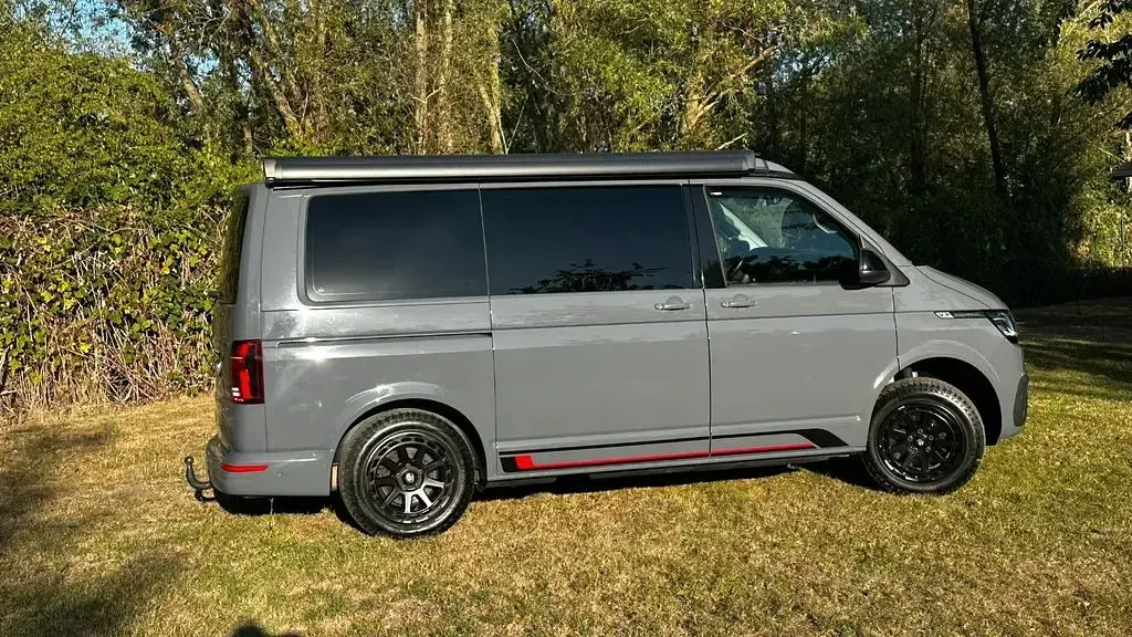 Gebraucht VW California Beach 150 PS (110 kW) 2020 Grau Van