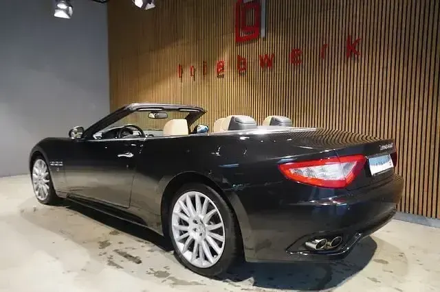 Gebraucht Maserati GranCabrio 441 PS (324 kW) 2013 Schwarz Cabrio