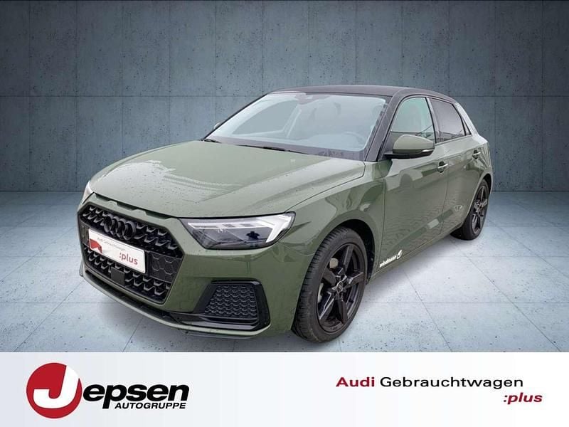 Distriktgrün metallic Gebraucht 2024 Audi A1 Sportback Advanced Plus Kleinwagen | 25.260 € (Fairer Preis) - Bild 1/4