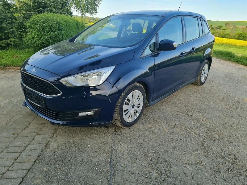 Blau Gebraucht 2017 Ford Grand C-Max Van / Kleinbus | 8.500 € (Etwas zu teuer) - Bild 1/4