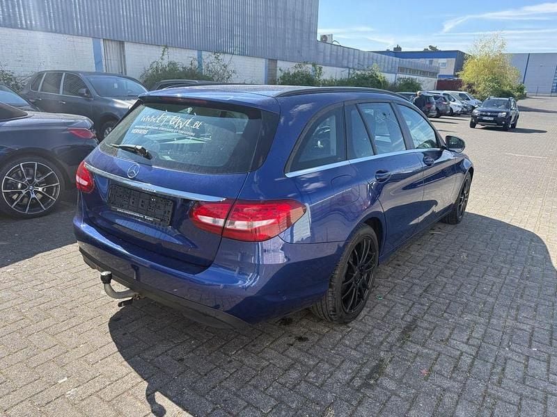 Gebraucht Mercedes C200 136 PS (100 kW) 2016 Blau Kombi