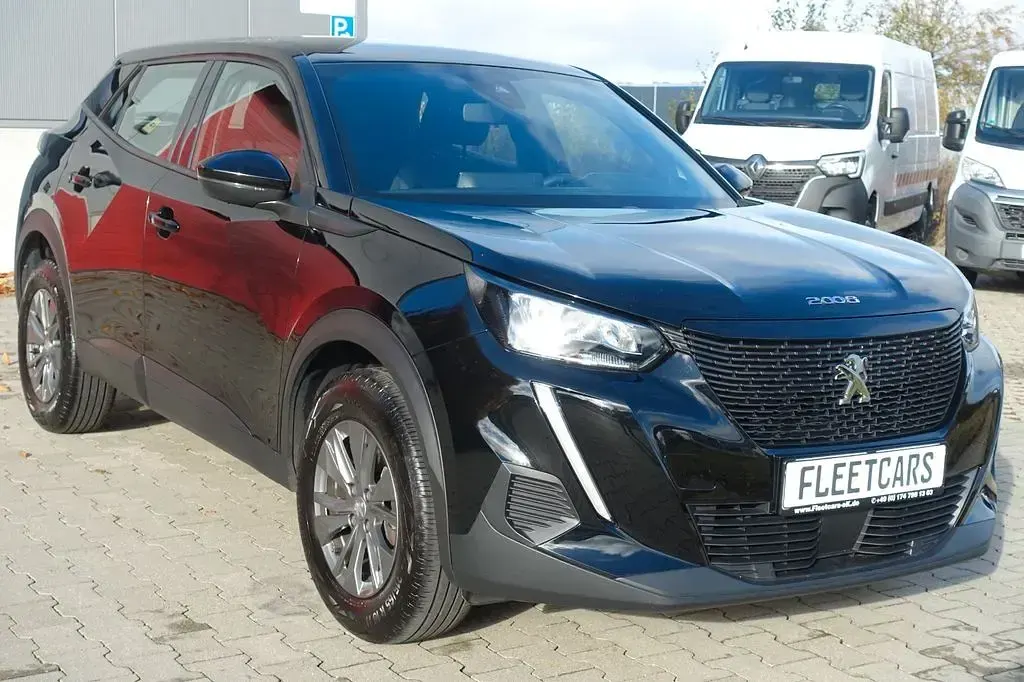 Gebraucht Peugeot 2008 Active 131 PS (96 kW) 2023 Schwarz SUV