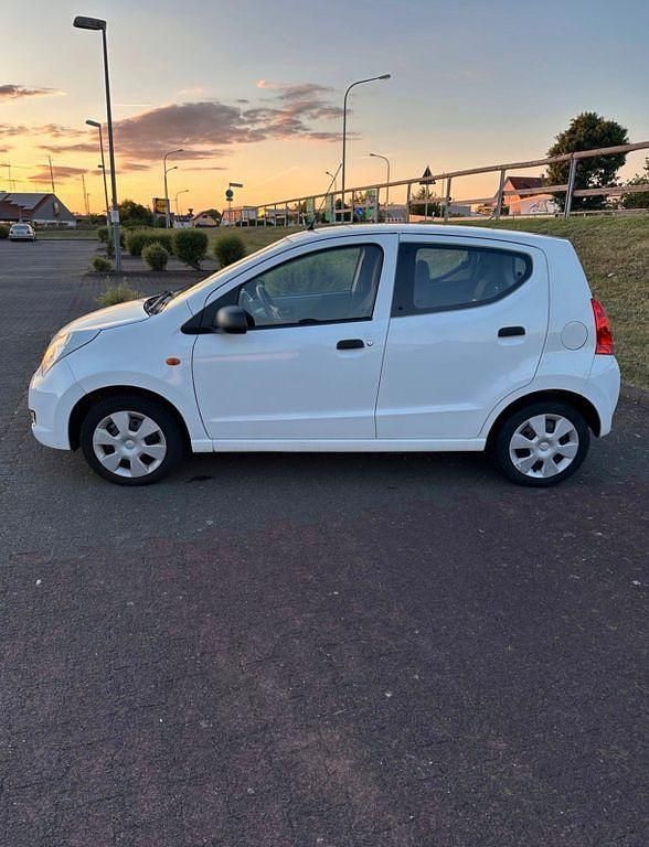Gebraucht Suzuki Alto 68 PS (50 kW) 2011 Weiß Kleinwagen