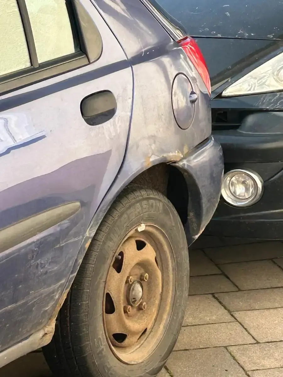 Używany Ford Fiesta 75 KM (55 kW) 1999 Niebieski Hatchback