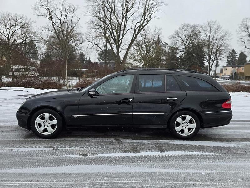 Gebraucht Mercedes E220 Avantgarde 170 PS (125 kW) 2008 Schwarz Kombi