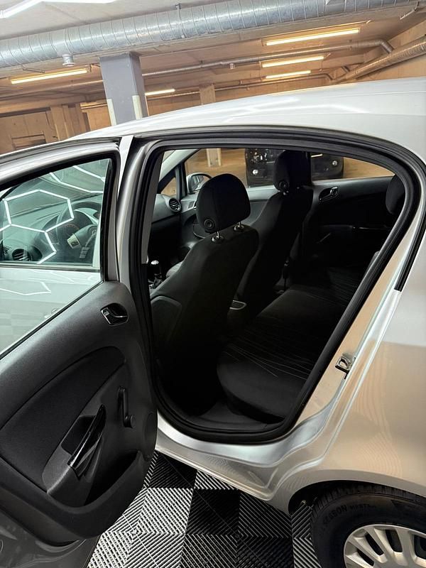 Gebraucht Opel Corsa 75 PS (55 kW) 2008 Silber Kleinwagen