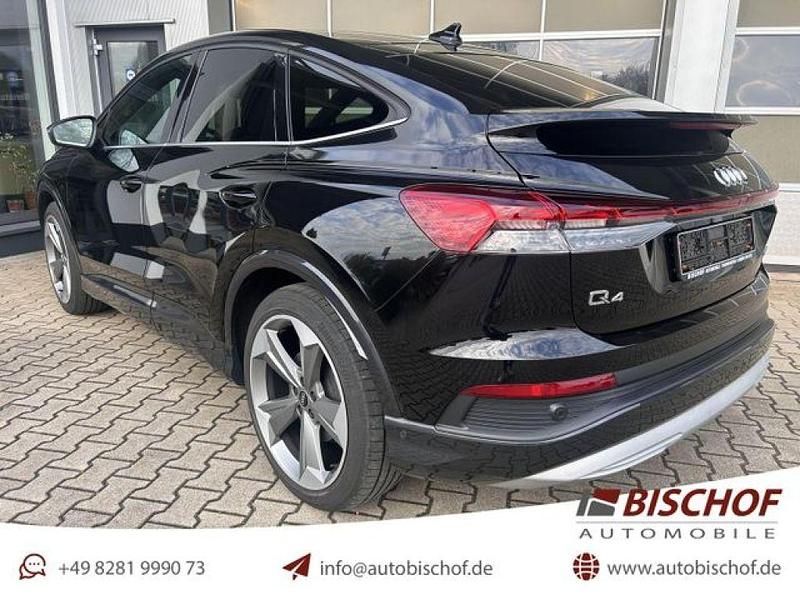 Mythosschwarz metallic (metallic) Gebraucht 2023 Audi e-tron S-Line SUV | 33.950 € (Superpreis) - Bild 1/4