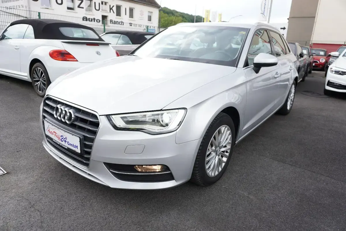 Gebraucht Audi A3 Ambiente 105 PS (77 kW) 2013 Eissilber metallic Kombi