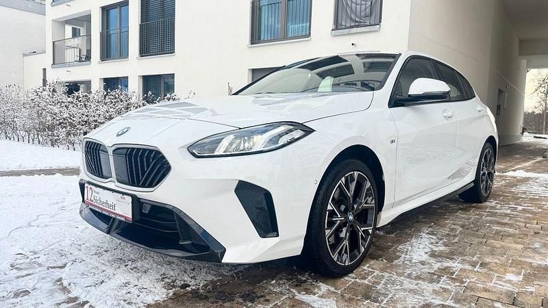 Gebraucht BMW 118 Sport Line 150 PS (110 kW) 2024 Weiß Kleinwagen