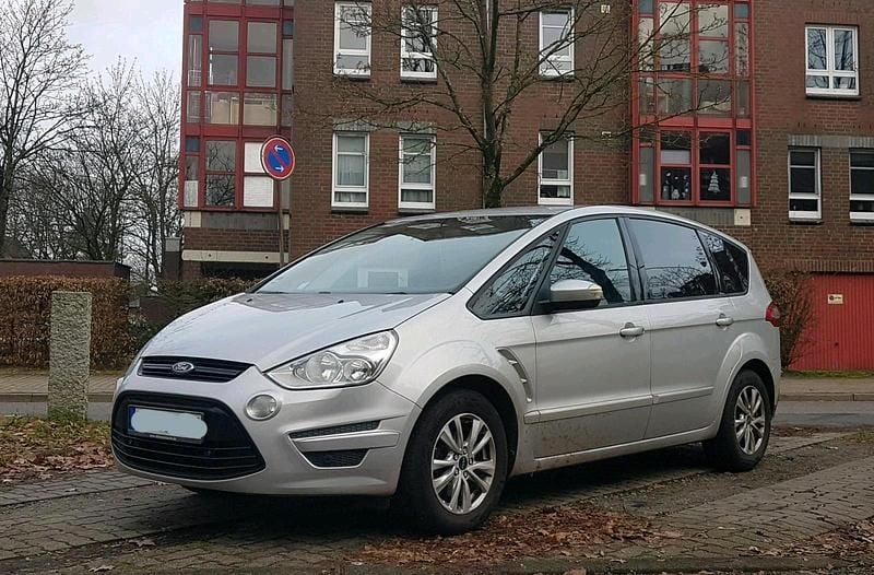 Silber Gebraucht 2011 Ford S-MAX S Van / Kleinbus | 6.450 € (Fairer Preis) - Bild 1/4