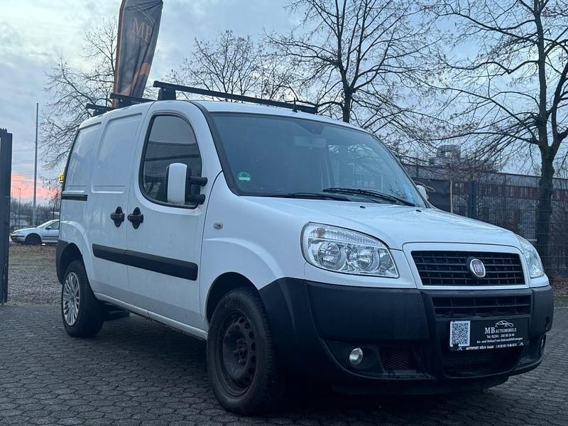 Gebraucht Fiat Doblò 75 PS (55 kW) 2009 Weiß Van / Kleinbus