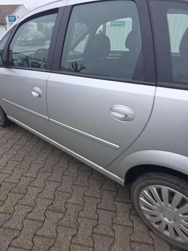 Gebraucht Opel Meriva Selection 105 PS (77 kW) 2009 Silber Van / Kleinbus