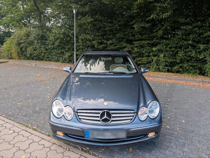 Blau Gebraucht 2003 Mercedes CLK320 Coupé | 3.400 € (Guter Preis) - Bild 1/4