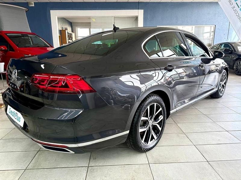 Usata VW Passat Business 120 CV (88 kW) 2020 Nero Berlina