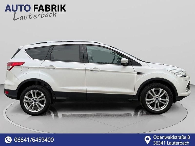 Gebraucht Ford Kuga Titanium 182 PS (133 kW) 2015 Weiß SUV