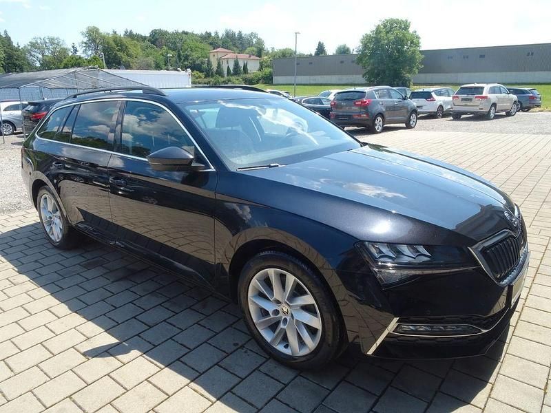 Schwarz Gebraucht 2020 Skoda Superb Ambition Kombi | 21.990 € - Bild 1/4