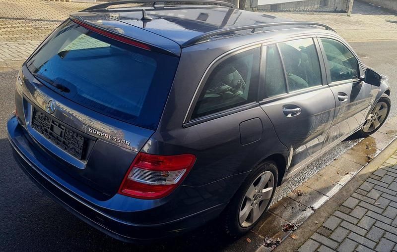 Gebraucht Mercedes C180 156 PS (114 kW) 2009 Grau Kombi