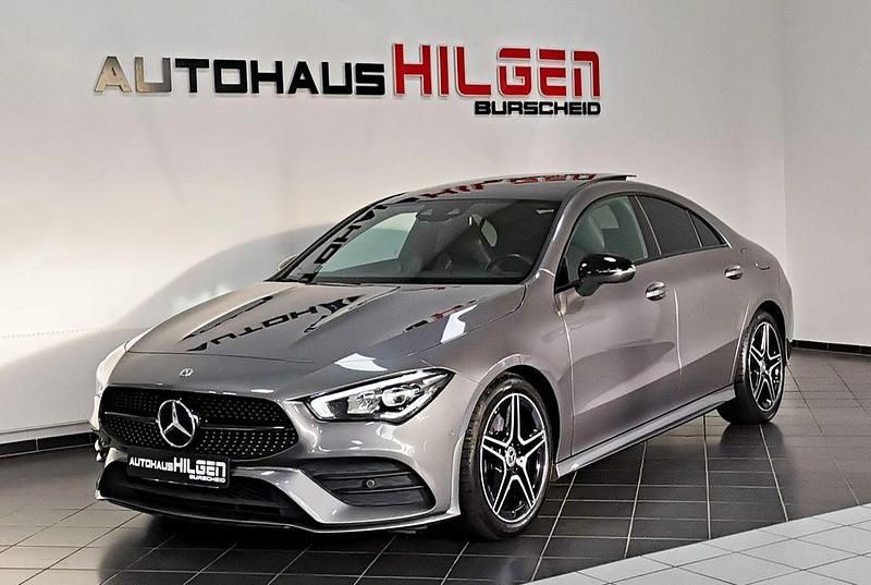 Mountaingrau met. Gebraucht 2020 Mercedes CLA200 AMG Limousine | 29.950 € (Etwas zu teuer) - Bild 1/4