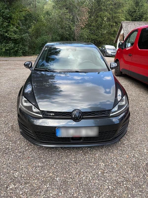 Grau Gebraucht 2015 VW Golf VII GTD Limousine | 9.000 € (Guter Preis) - Bild 1/4