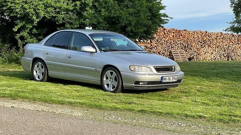 Silber Gebraucht 2002 Opel Omega Executive Limousine | 2.500 € (Guter Preis) - Bild 1/4
