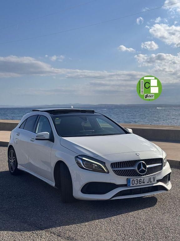 Weiß Gebraucht 2016 Mercedes A200 AMG line Limousine | 18.300 € (Teuer) - Bild 1/4