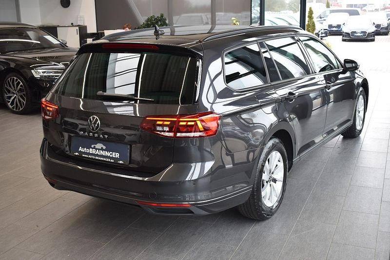 Gebraucht VW Passat 150 PS (110 kW) 2021 Grau Kombi