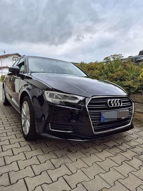 Schwarz Gebraucht 2017 Audi A3 Sport Kombi | 14.000 € (Fairer Preis) - Bild 1/4