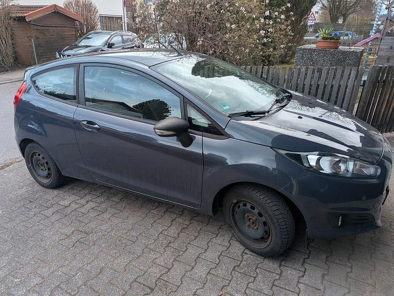 Gebraucht Ford Fiesta Trend 80 PS (58 kW) 2013 Kleinwagen