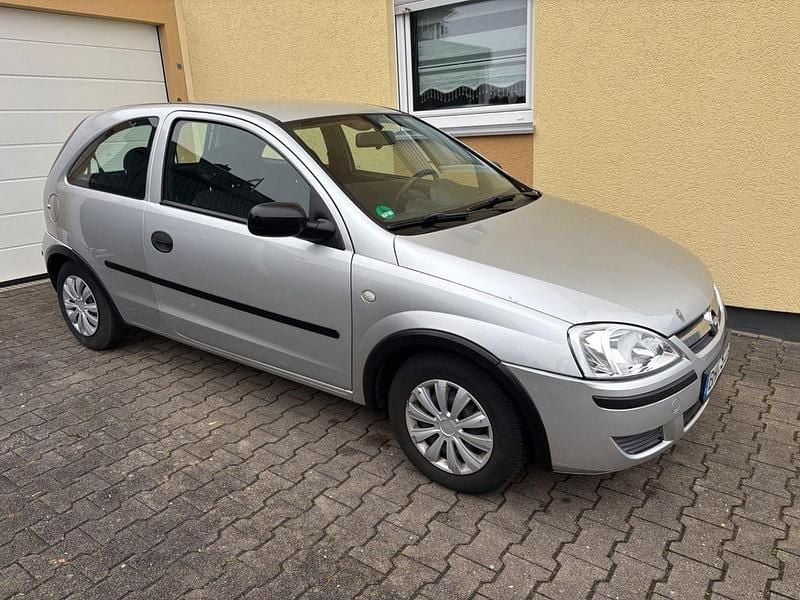 Grau Gebraucht 2004 Opel Corsa Eco Kleinwagen | 1.000 € (Fairer Preis) - Bild 1/4